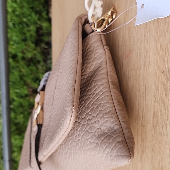 Jessica Simpson’s Natural Kandi Foldover Crossbody Clutch NWT - Picture 6 of 14